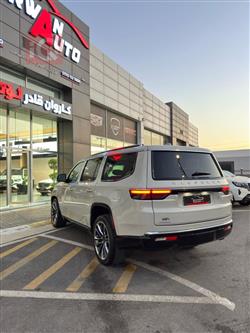 Jeep Wagoneer